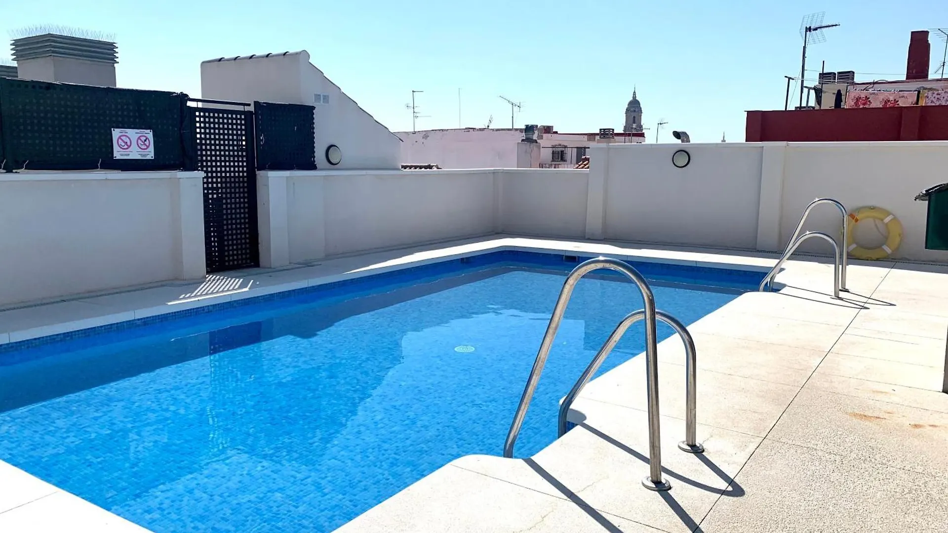 Homely Malaga Refino Bajo G6 Y F6 0*,  Espagne