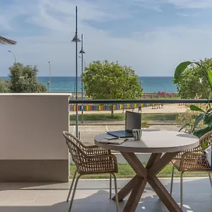 https://heima-homes-in-front-of-the-sea.1costadelsol.com