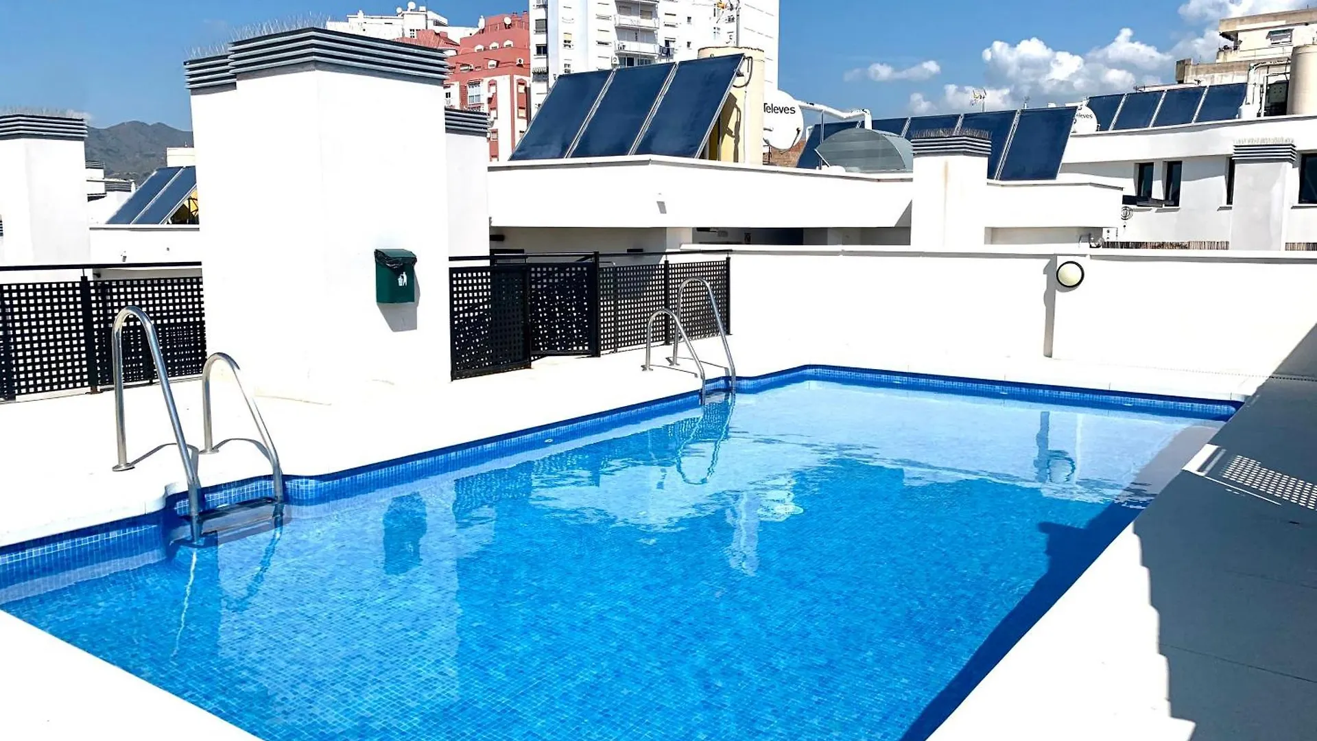 Homely Malaga Refino Bajo G6 Y F6 contacts